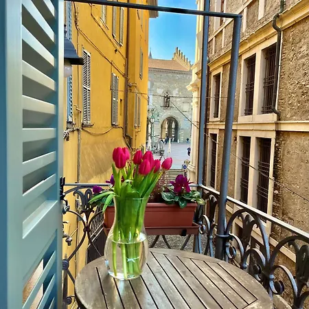 Piazza Vecchia *