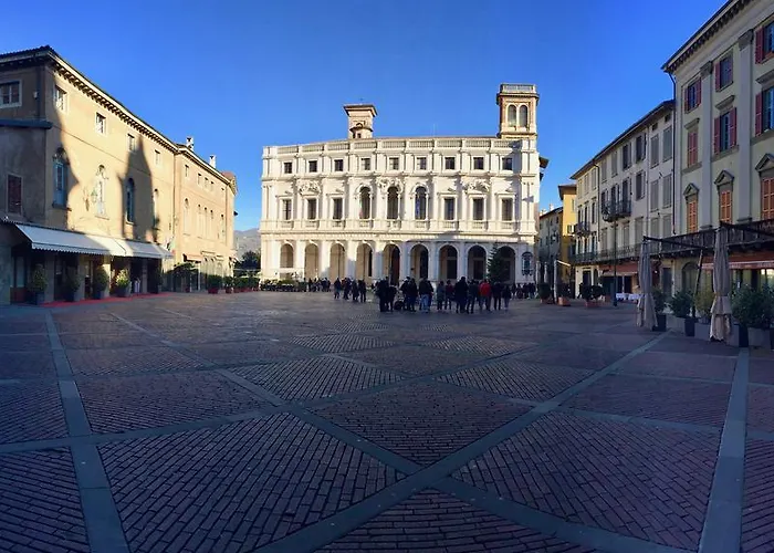 Casa Vacanze Piazza Vecchia *