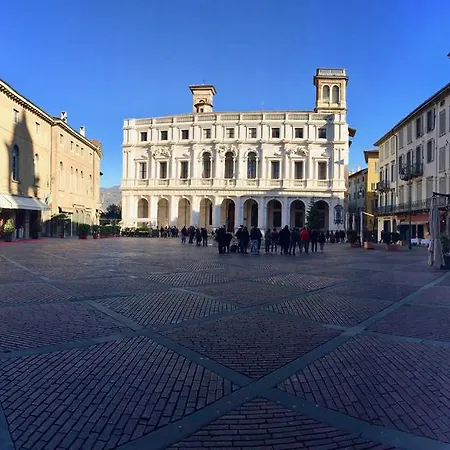 Piazza Vecchia *